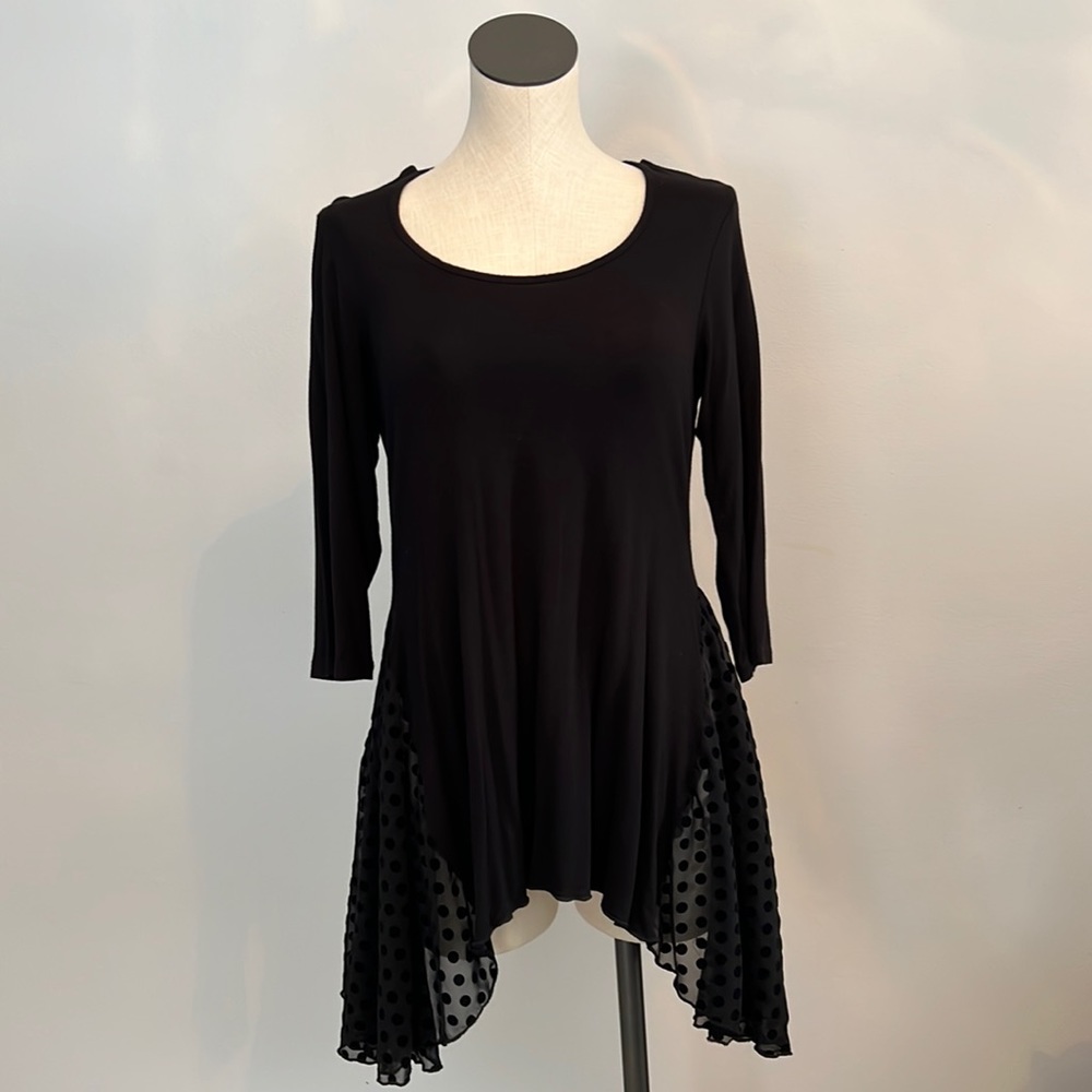 Beautiful black dressy top.